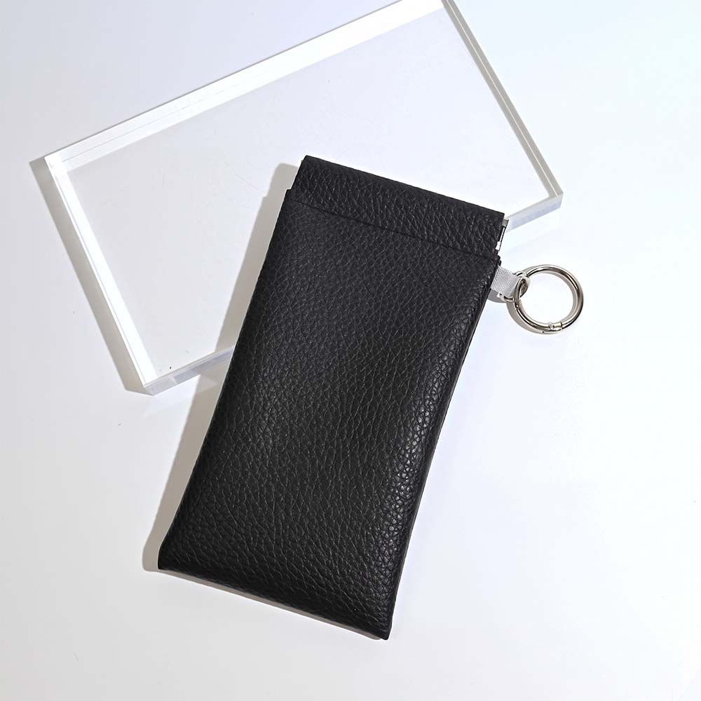 TYIIPLUS™ Minimalist PU Leather Eyeglasses Pouch – Portable Sunglasses Case with Built-In Cleaning Cloth & Key Ring