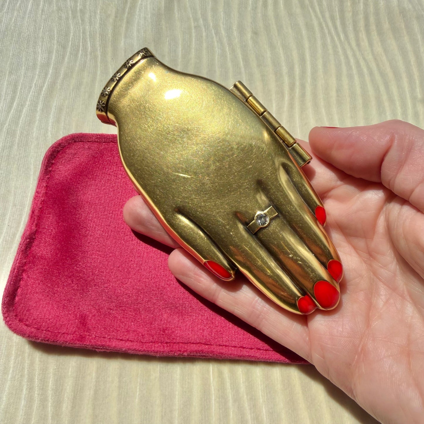 The Handheld Compact – Vintage Hand-Shaped Pocket Mirror
