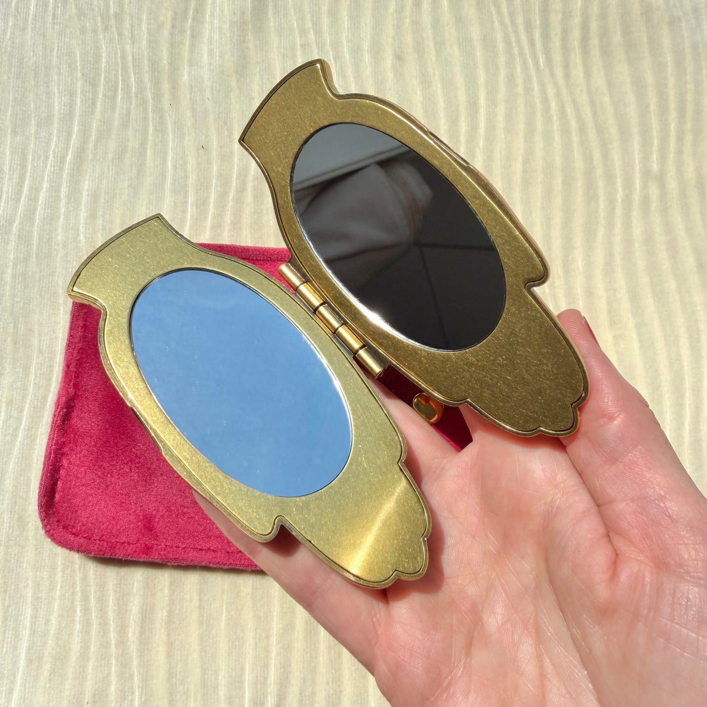 The Handheld Compact – Vintage Hand-Shaped Pocket Mirror