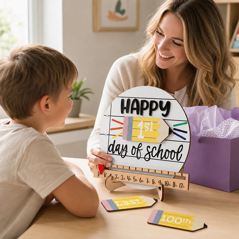 📚Interchangeable Wooden Back-to-School Sign – First, 100th & Last Day Milestone Photo Prop for Pre-K, Kindergarten, Elementary & K-12 Kids, Cute Pink Bow Classroom Decor & Gift🎀🎁